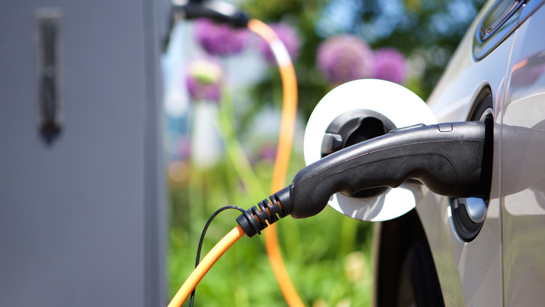 'Tekort laadpalen voor elektrische auto's schrikt consument af'