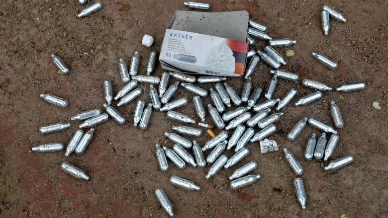 Leveranciers voor rem op verkoop lachgas aan minderjarigen