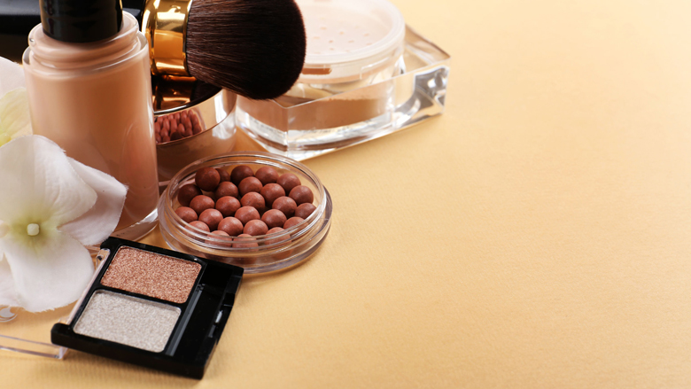 NVWA onderzoekt of er asbest in make-up zit