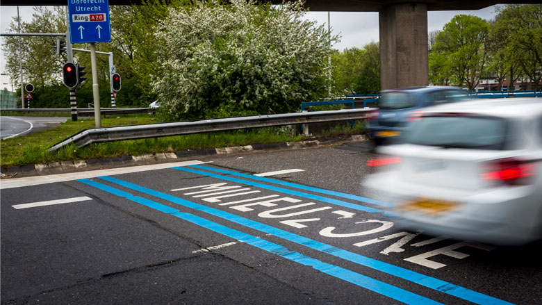 Rotterdam mag oude benzineauto weren