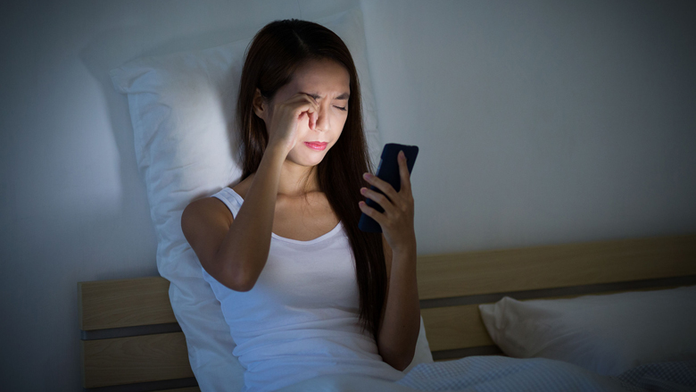 'Nachtmodus op smartphones helpt tegen slaapproblemen'