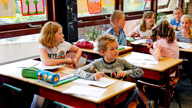 'Parlementair onderzoek naar financiën basisonderwijs nodig'