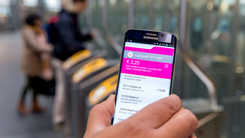 'Inchecken OV met smartphone verloopt waardeloos'