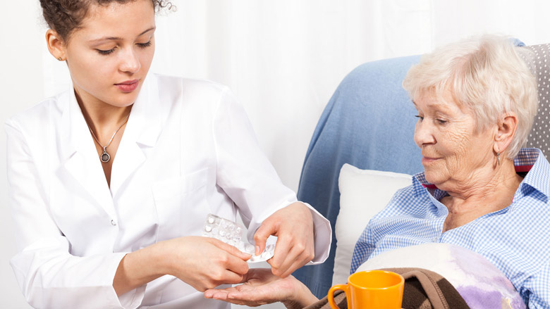 Dosering medicijnen omlaag door inname bij ontbijt