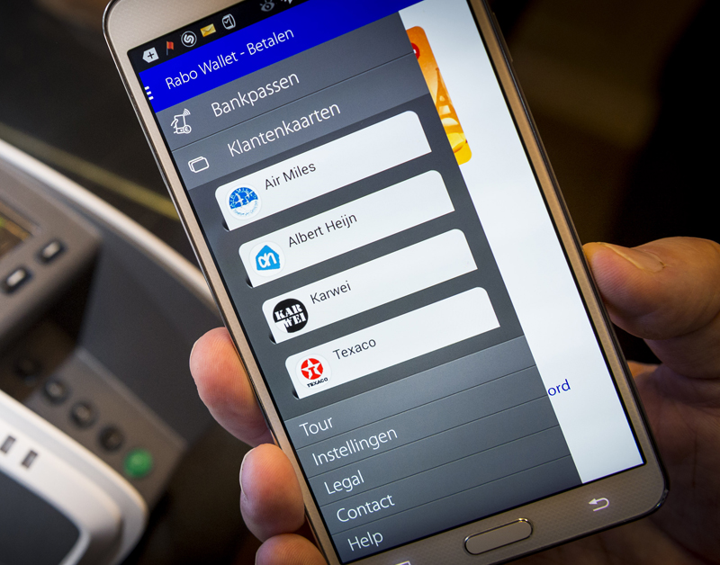 Betalen met smartphone vervangt pinpas