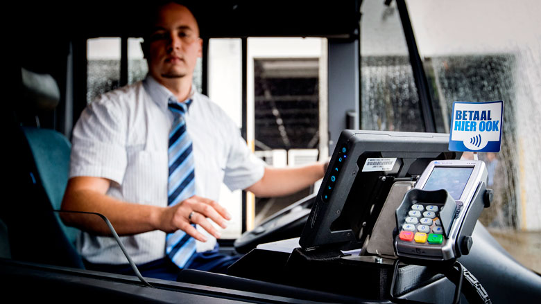 Contant betalen in Amsterdamse bus niet meer mogelijk