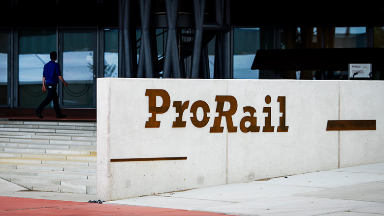 ProRail start proef met 'oversteekhulp'