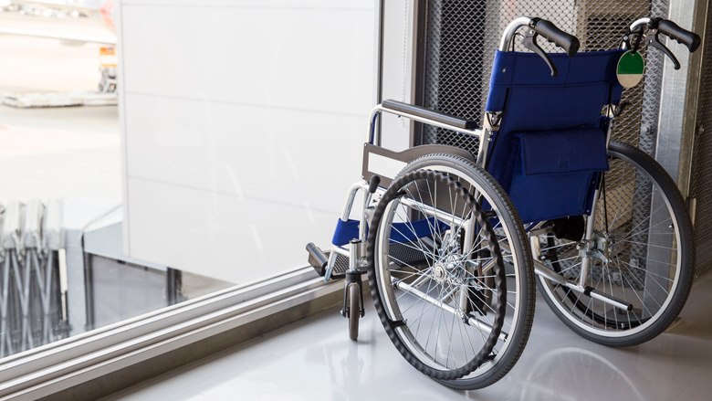 'Aangepaste rolstoel komt vaak te laat'