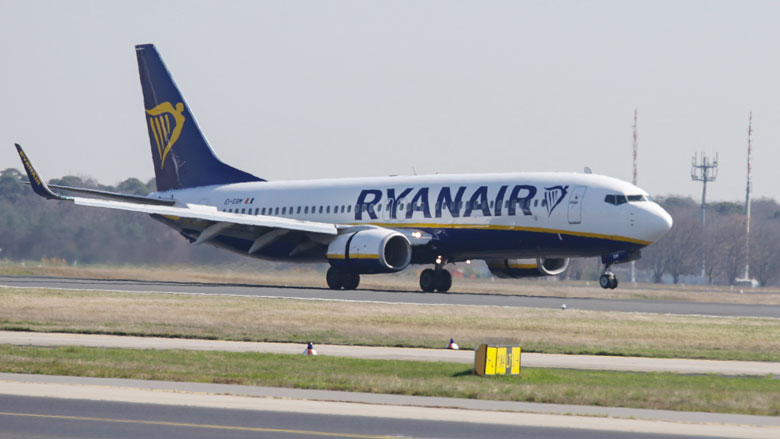 Ryanair verplaatst 3 vliegroutes van Nederland naar Duitsland