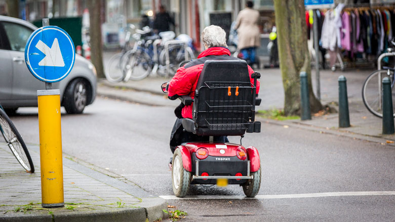 50PLUS: 'Laat scootmobiel-gebruiker verplicht cursus volgen'