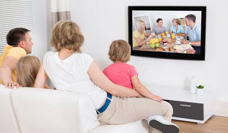 Helft huishoudens bezit smart-tv