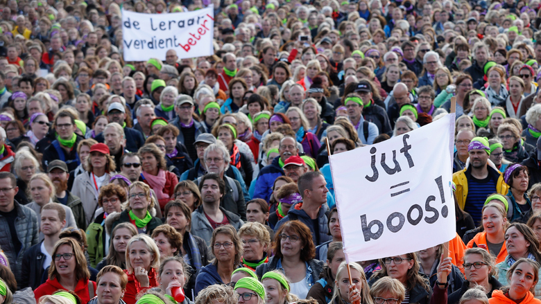Noordelijke leerkrachten leggen werk neer