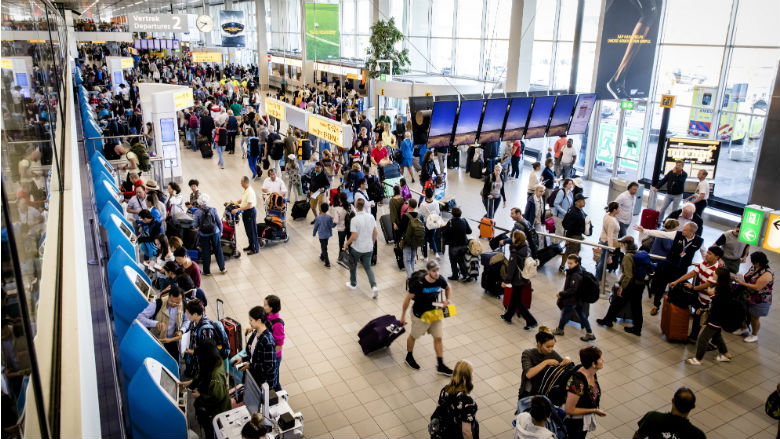 Bagagepersoneel Schiphol staakt weer