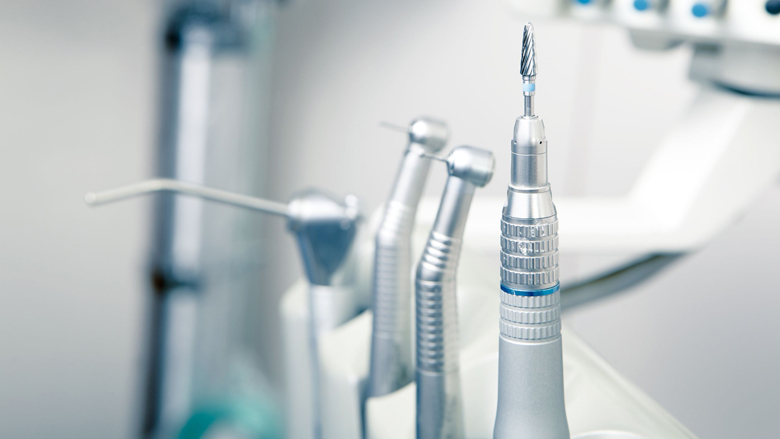Tandartsen tegen borende mondhygiënist