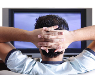 Dekker wil kijker horen over tv-aanbod