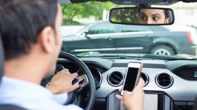 'Meer verkeersongelukken door smartphonegebruik'