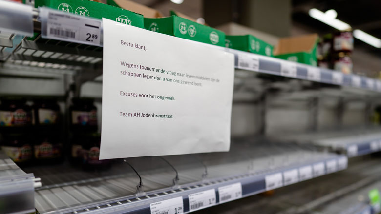 'Koop niet meer dan nodig en houd rekening met elkaar'