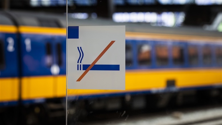 Treinperrons vanaf 1 oktober volledig rookvrij