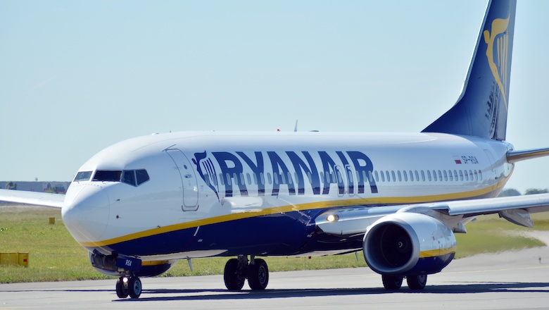 Een vliegticket voor 5 euro naar een land met code oranje, zou jij het doen?