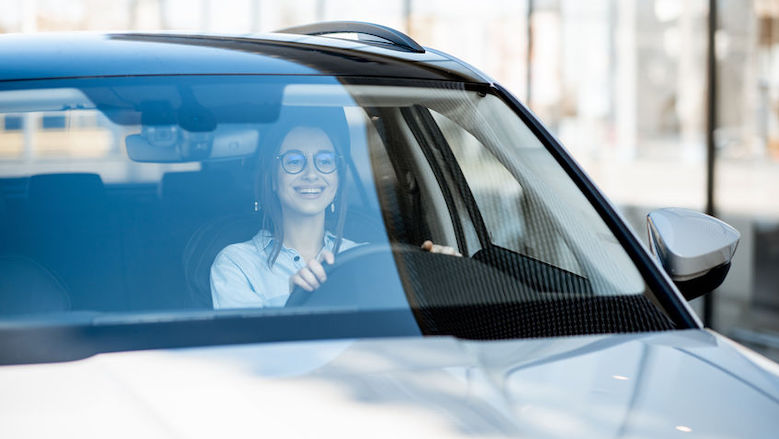 Auto’s mogen niet 'coronaproof' worden gemaakt door plaatsen tussenscherm bestuurder en bijrijder
