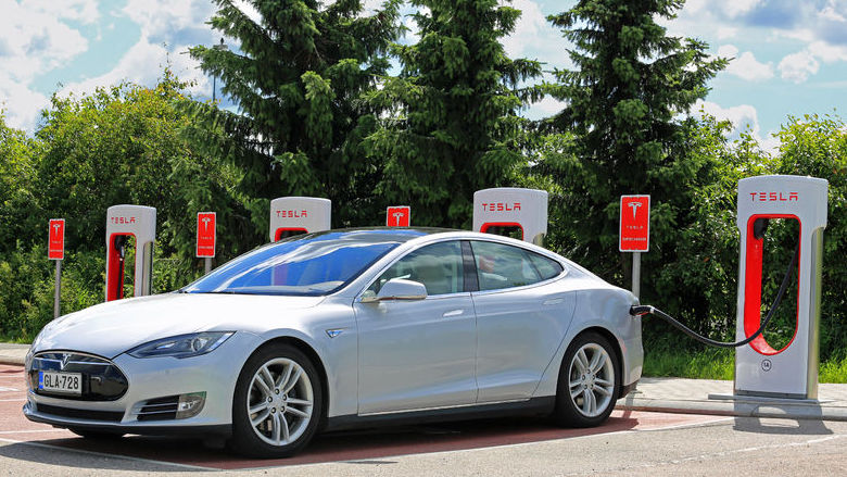 20181121_Tesla_Supercharger.jpg