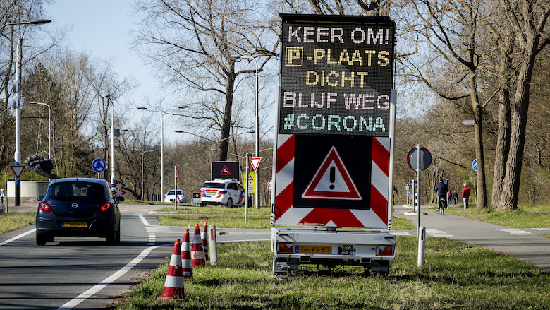 Toegangswegen stranden voorlopig afgesloten