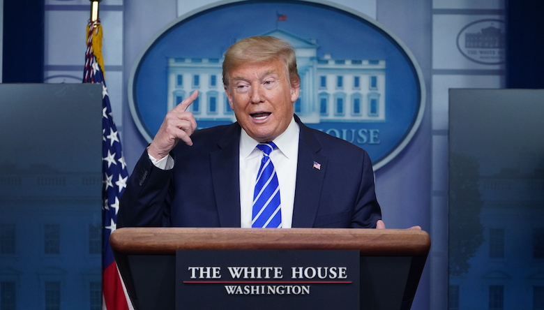 Trump: 'uv-licht en desinfectiemiddel zijn hét medicijn tegen corona'