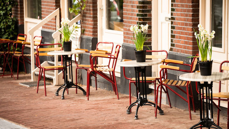 Regels terrassen Amsterdam tijdelijk verruimd
