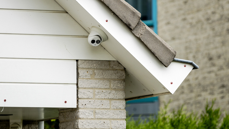 Afscheid bewijs Gemakkelijk Camera ophangen buiten je huis: wat zijn de regels? - Radar - het  consumentenprogramma van AVROTROS