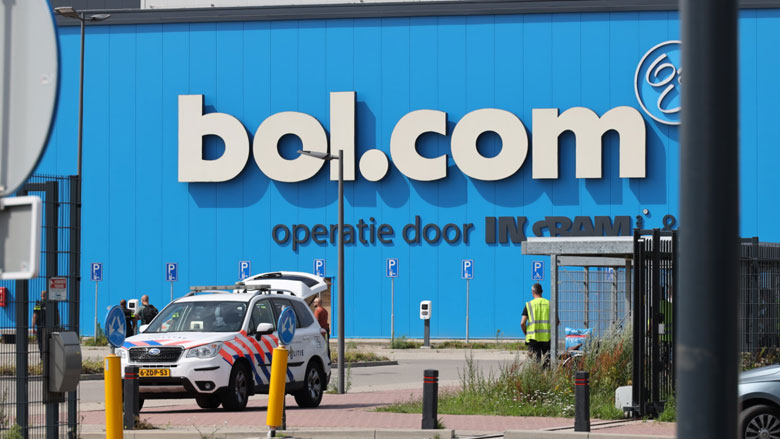 Pakketjes Bol.com lopen vertraging op door overval distributiecentrum