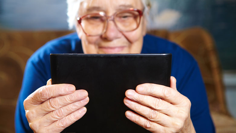 Verzorgingshuizen krijgen gratis tablets voor contact met thuisfront