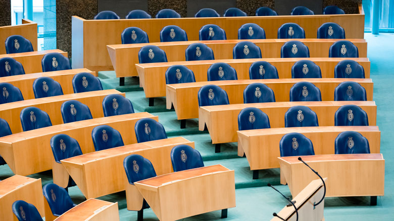 Tweede Kamer: dubbele achternaam moet mogelijk worden