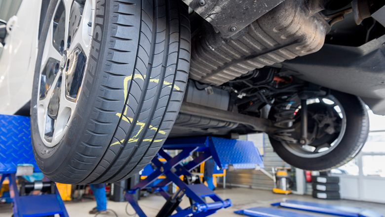 Consumentenbond: doe meerdere apk's voor oudere auto