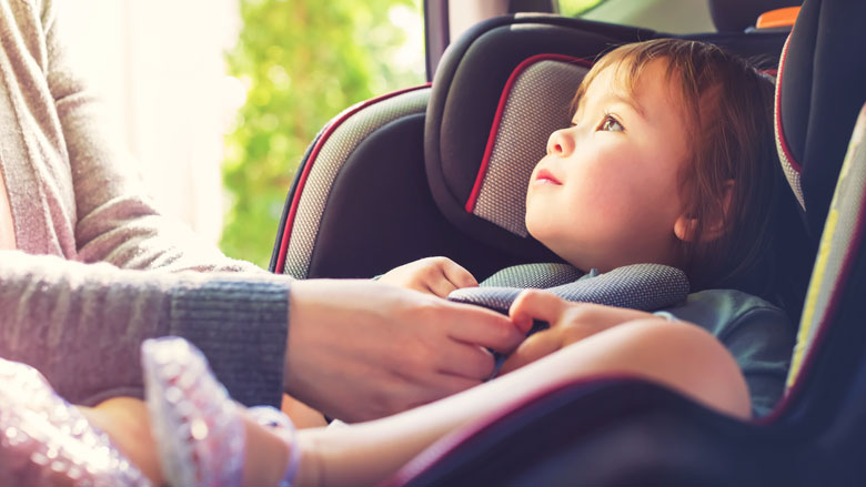 'Waarschuwingsalarm voor kinderen die in auto achterblijven moet beter'