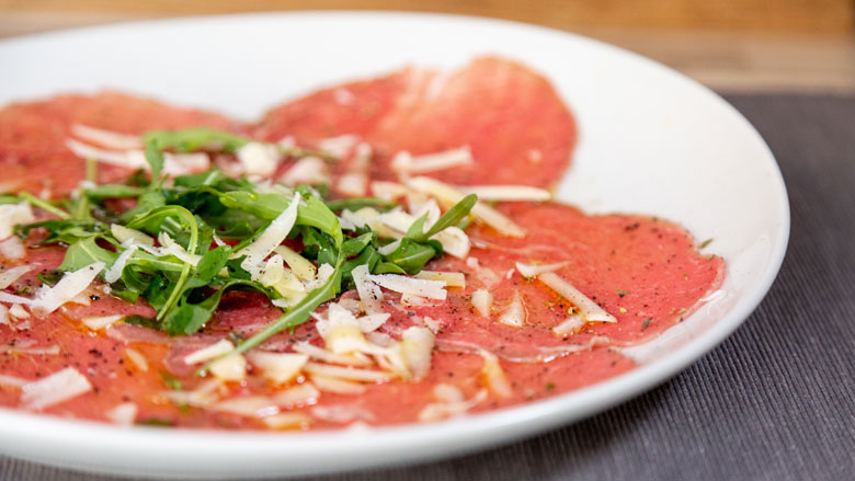 E. colibacterie aangetroffen op carpaccio van Hoogvliet