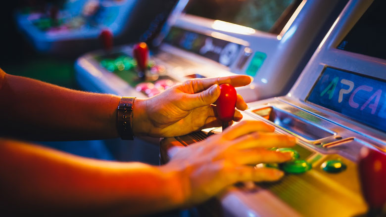 'Jonge kinderen kunnen gewelddadige games spelen in speelhallen'
