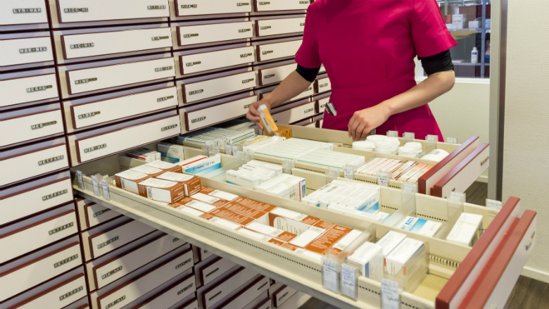'Leg voorraad medicijnen vast'