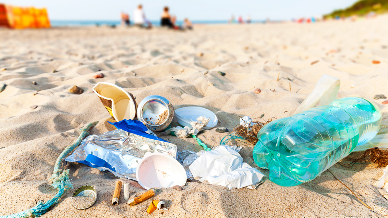 Bedrijven slaan handen ineen tegen plastic zwerfafval