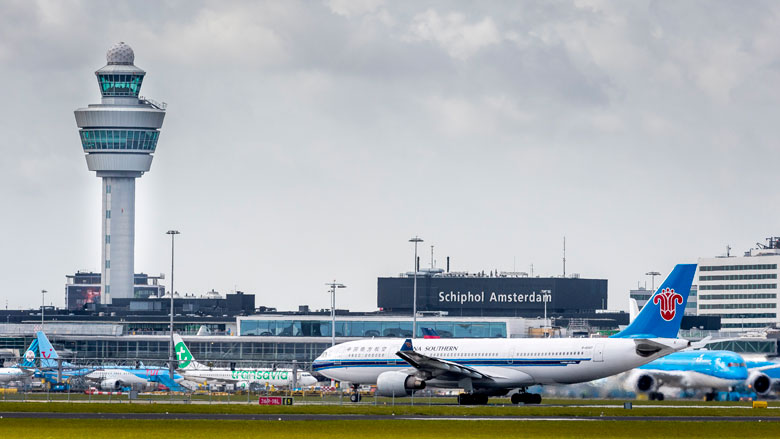 'Minder nachtvluchten van Schiphol'