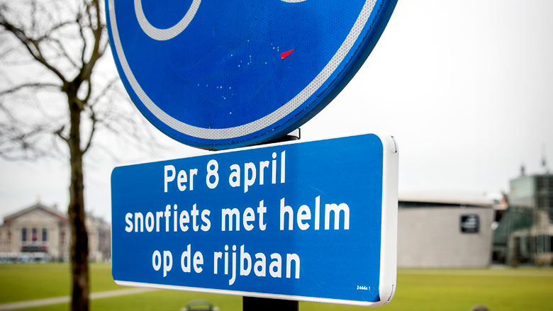Snorfiets mag niet meer op fietspad in Amsterdam
