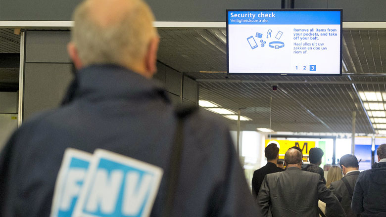Ook werknemers Schiphol staken op maandag