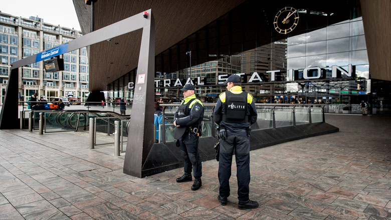 'Eenmalige investering in zes stations tegen terreur'