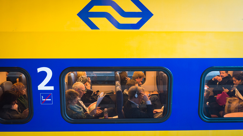 NS test het melden van overlast in de trein per sms of app