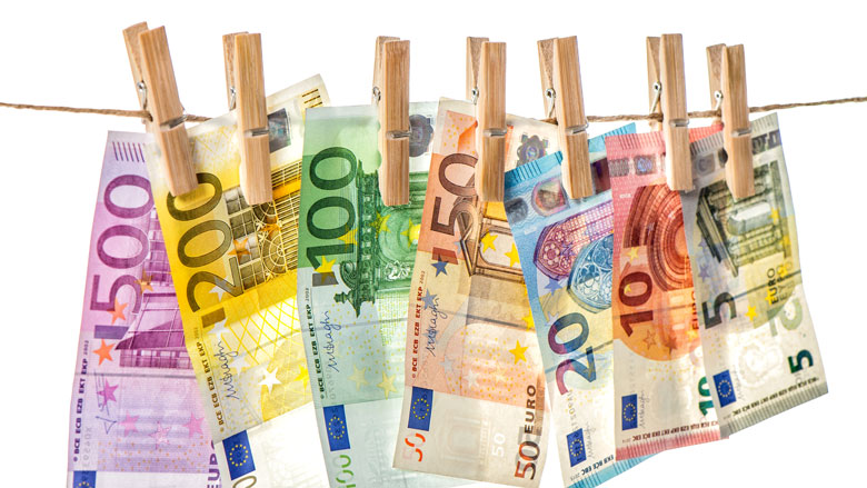 Kabinet gaat contante betalingen boven 3000 euro verbieden