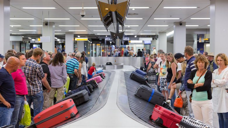 huwelijk Hymne rekken 7.000 achtergebleven koffers na staking KLM: hoelang gaat het nog duren? En  waar heb je recht op? - Radar - het consumentenprogramma van AVROTROS
