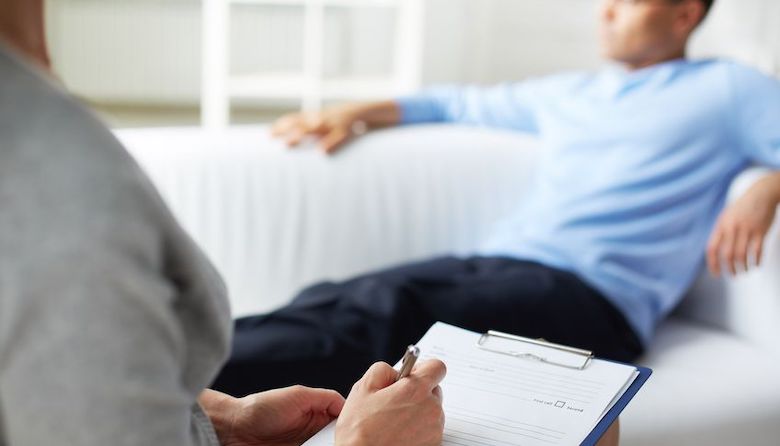 'GGZ moet psychische hulp bieden voor mensen op wachtlijst'