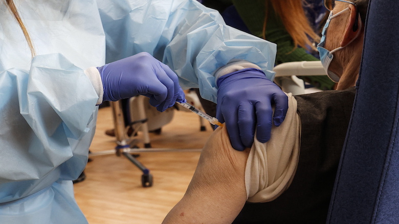 Pfizer/BioNTech-vaccin ook ingezet voor kwetsbare ouderen