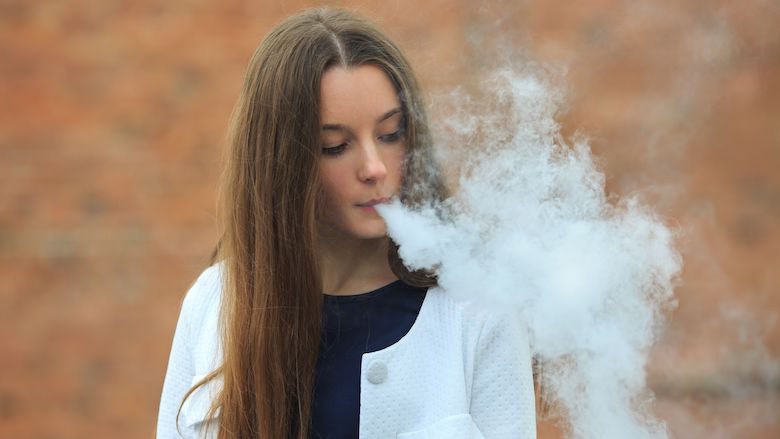 'Handhaving op verkoop e-sigaretten aan kinderen moet strenger'