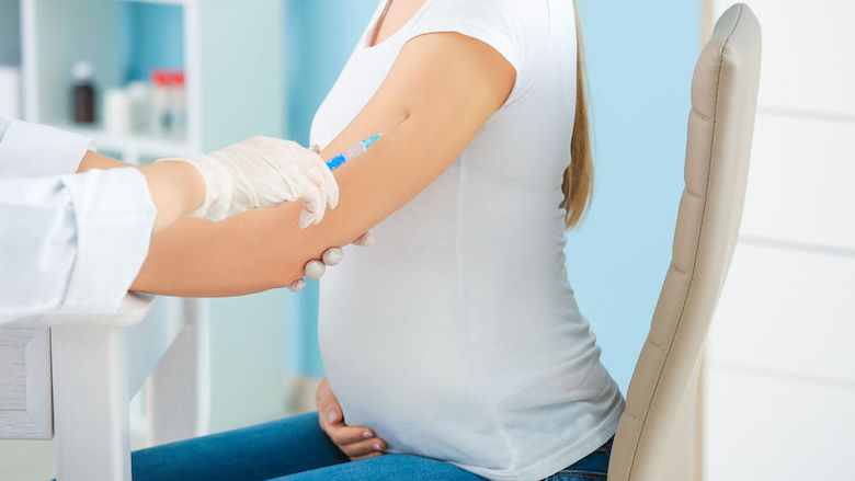 'Zwangere vrouwen beslissen zelf of ze vaccin Janssen aanvaarden'