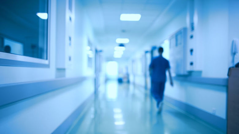 Ziekenhuizen leggen niet-acute zorg stil vanwege corona